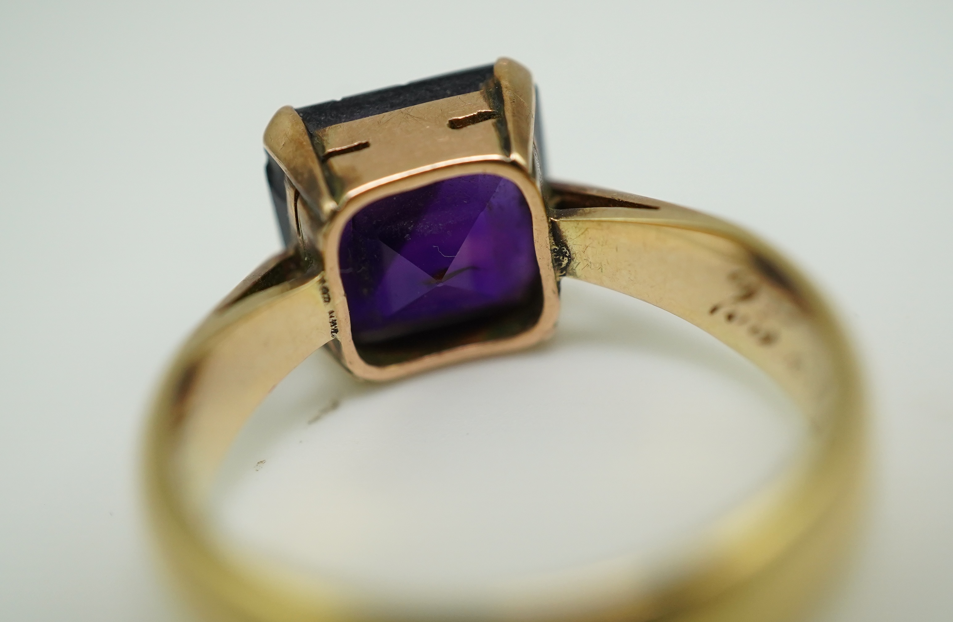 A late Victorian amethyst ring, circa 1893